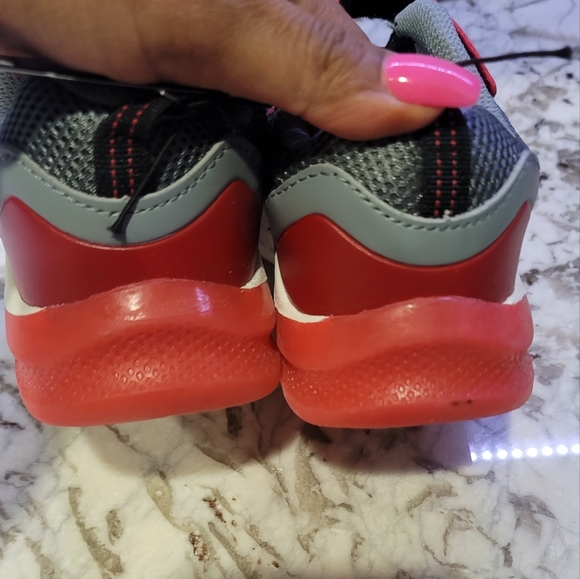 Athletic Works Memory Foam Kids Red/Black Light Up Sneakers - Picture 7 of 8